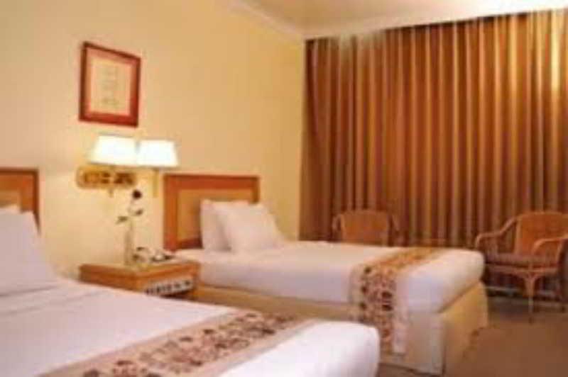סוראבאיה Weta International Hotel מראה חיצוני תמונה