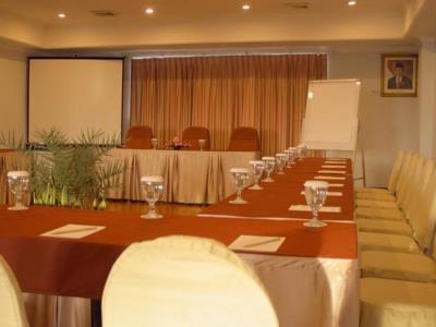 סוראבאיה Weta International Hotel מראה חיצוני תמונה