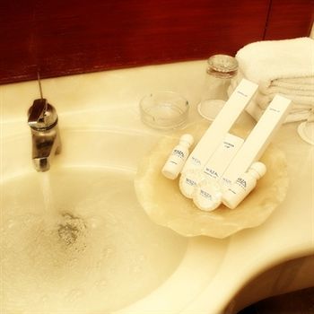 סוראבאיה Weta International Hotel מראה חיצוני תמונה